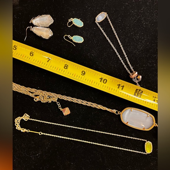 Kendra Scott lot 2 earrings 2 necklaces 1 bracelet - Picture 4 of 4